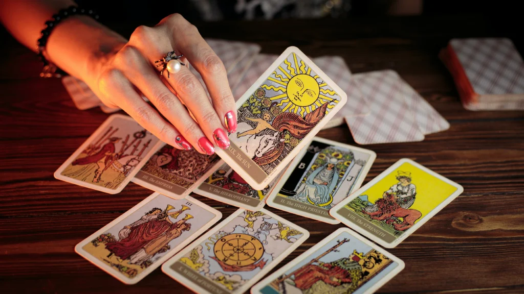 tarot card love life 1683263757291